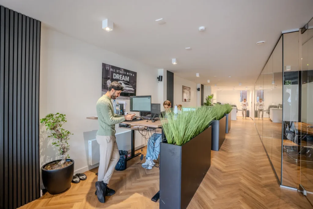 Kane and Nizar working at the MrRecruit.Me office in Bergen op Zoom
